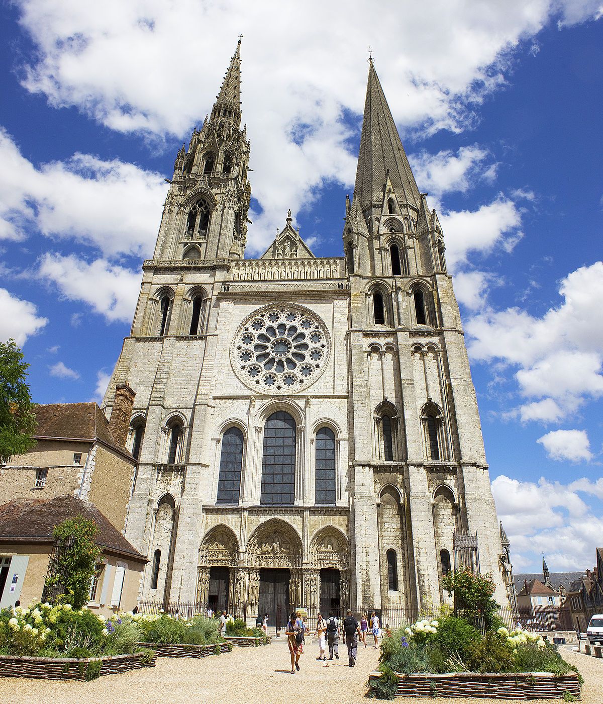 chartres cathedral tours english